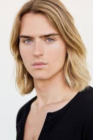 Who should portray the role of Warren Worthington III/Angel/Archangel in  Marvel Studios? Any actors who can do an amazing and fantastic transition  from a guardian angel to fallen angel with a darkside. :