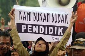 Tapi guru honorer yang bisa menerima gaji dari dana bos tetap harus tercatat di dapodik per desember 2019, kata nadiem. Kabar Baik 2019 Gaji Guru Honorer Setara Ump