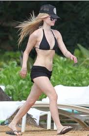 If i have a fetish, it could only be shoes. Image Result For Avril Lavigne Nn Tease Avril Lavigne Bikini Avril Lavigne Photos Avril Lavigne