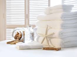 Blanchir Le Linge 4 Astuces De Grand Mere Blanchir Linge Linges Blancs Astuce Menage