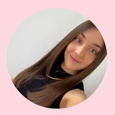 Top 22 female marketers to follow in 2022