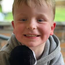 Shorter nail shapes for stubby hands