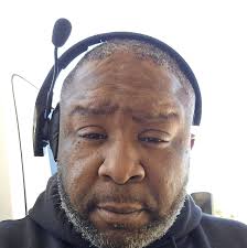 Should a man pay for a date if a woman invites him?