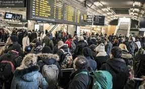 Ibis lyon gare part dieu hotel serves buffet breakfast in the morning. Coronavirus Attention A Cette Photo D Une Affluence Demesuree Dans La Gare De Lyon Part Dieu Devenue Virale