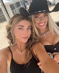 Leave them Broadway chairs alone @morganwallen 🤠