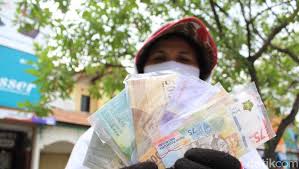 Check spelling or type a new query. Jelang Lebaran Penukaran Uang Rp 75 Ribu Jadi Incaran Warga Di Bandung