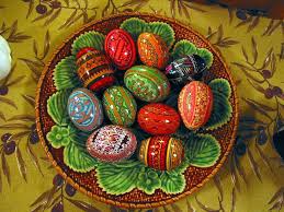 The Main Orthodox Easter Tradition Are The Three Kisses On The Cheek Easter Traditions Egg Art Egg Decorating