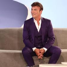 Thousands of new high quality images are added every day. Tony Carreira Antecipa Concerto De Dia 23 De Julho No Casino Estoril