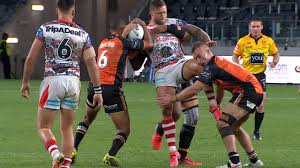 He'd already signed with the warriors for 2022 last month, so. Charges Bans Warriors Reece Walsh Dragons Vs Tigers Tariq Sims State Of Origin Luciano Leilua Sportsbeezer