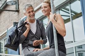 Beim lernen einer fremdsprache sind nicht nur grammatik, syntax, wortschatz, redewendungen und korrekte aussprache wichtig. Manner Uber 40 Diese Dating Tipps Musst Ihr Kennen Gq Germany