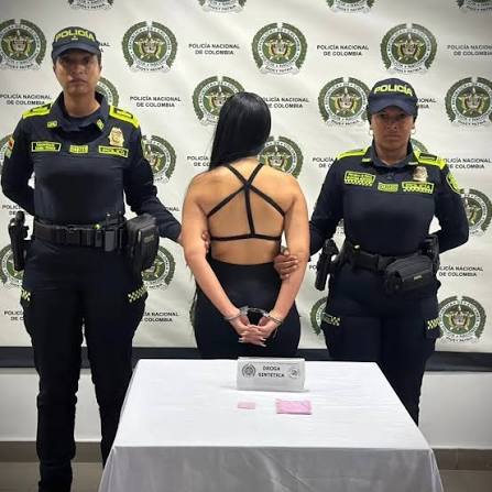 Atencion 🚨| MUJER PRETENDIA INGRESAR A SAN ANDR&Eacute;S DESDE MEDELL&Iacute;N CON  'TUSI' EN SU PODER FUE CAPTURADA POR LA POLIC&Iacute;A EN EL AEROPUERTO DE LA ISLA