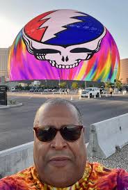 Photo shoot of ramblers run with lead at the hamlet historic depot