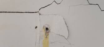What To Do When Drywall Spackle Cracks When It Dries Doityourself Com