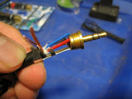 This is the jack found on older smartphones; Making The Interconnect 3 5mm Jack Plug End Guide How To Make A High Quality Audio Interconnect For Your Pc Page 4 Overclockers Club