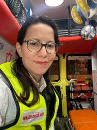 The medical specialists who left all behind to volunteer in Israel