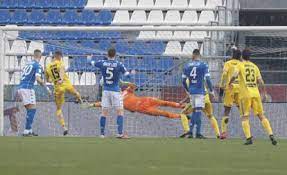 15:57 grandi proteste sul secondo gol del cittadella, nata da un tocco di frare in area, con il brescia che reclamava il fuorigioco del difensore. Il Brescia Manda In Fumo Il Vantaggio Contro Il Cittadella Finisce 3 3 Corriere It