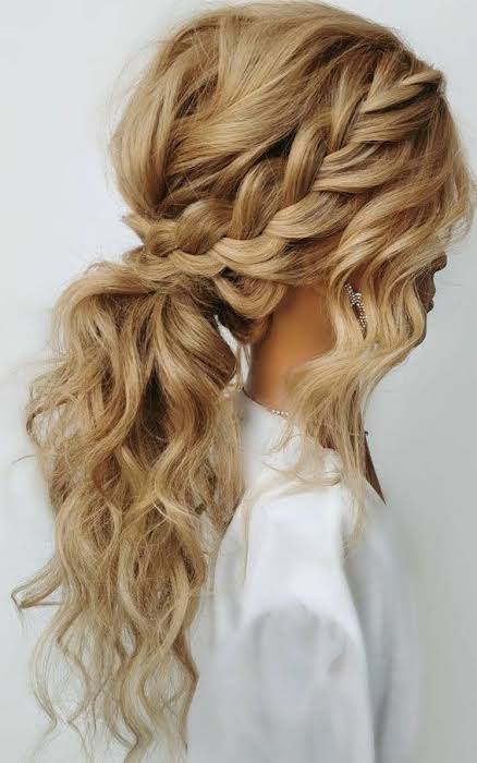 44 Beautiful Ways To Wear Braids This Season : Boho styled pony
