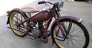 Pin By Larkin Moneyhun On Motorcycles Antique Motorcycles Moped Bike Choppers For Sale
