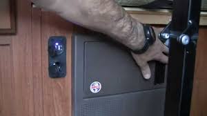 Komplettes sortiment an kohlefiltern, wir haben alle marken und typen auf lager. How To Add 12 Volt Usb Power Plug To Your Rv Youtube