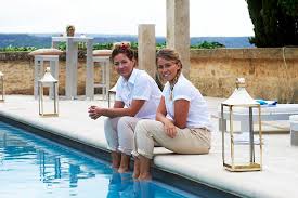 Menyambut setiap tamu tamu hotel dengan ramah 2. First Dates Flies Off To France Gallic Matchmaker Fred Sirieix Relocates First Dates To A Hotel In Provence For A New Series Daily Mail Online
