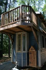It s a victorian style tiny home on wheels built by pacifica tiny homes out of the san francisco bay area. You Ll Fall In Love With This Victorian Inspired Tiny House By Molecule Tiny Homes Tiny Houses