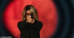 Watch the official trailer for jolt, an action movie starring kate beckinsale! Kate Beckinsale Lights Up The Screen In The Action Packed Trailer For Jolt Geeky Craze