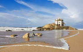 This piece of shore is served by a network of walkways which is the main ally of a broad, well preserved and full of vegetation. Best Beaches In Porto And Gaia Europe S Best Destinations