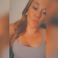 Manda Lynn's Instagram, Twitter & Facebook