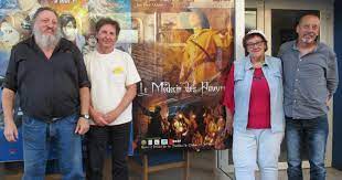Vous pourrez ensuite télécharger l'image de votre phrase pour la publier sur les réseaux sociaux (facebook rouge : Louhans Cinema Le Medecin Des Pauvres A Ete Tourne Dans Le Jura Par Des Jurassiens