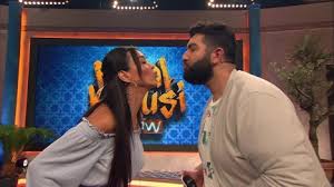 Die faisal kawusi show bietet wieder einiges: Faisal Kawusi Show Staffel 2 Folge 4 Alles Was Cowboys Lieben The Bosshoss In Der Faisal Kawusi Show