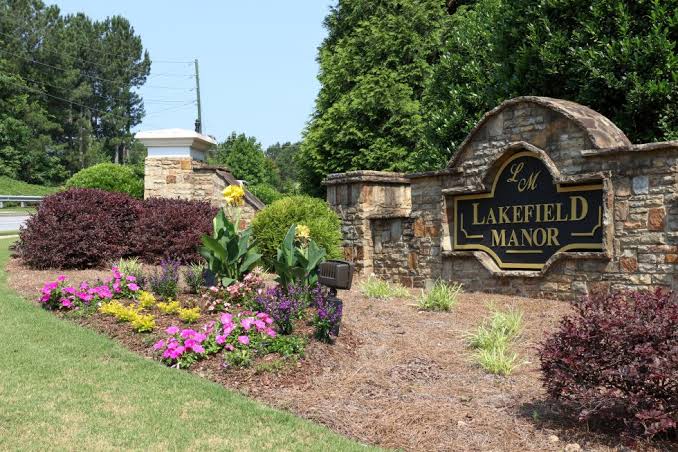 Fall highlights the maintenance standards of subdivision entrances, common areas, and HOA reserves., AI generated