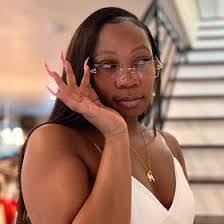 Danielle Guyton's Instagram, Twitter & Facebook