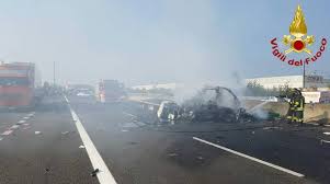 Il bilancio è di un morto e sei feriti. Incidente Sulla A1 Due Morti E Un Ferito Grave Reggiosera