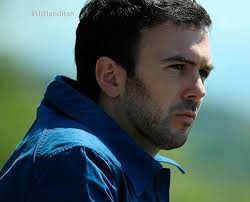 Zer eduki behar du kazetari