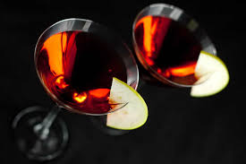 A delicious cocktail recipe for the sour apple martini cocktail with lime cordial, sour apple schnapps and ketel one vodka. Candy Apple Martini Recipe Celebration Generation