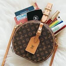The rounded leather handles that it comes with offer a comfortable and free grip because carrying a buldging handbag is so last year! Louis Vuitton Bag Louis Vuitton Small Crossbody Bag Louis Vuitton Cylinder Bag Louis Vuitton Cannes Bag Louis Vuitton Cheapest Bag Louis Vuitton Pochette Louis Vuitton Papillon Louis Vuitton Bucket Bag Louis Vuitton