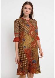 Contoh model baju batik seragam kerja kantoran terbaru ini merupakan busana batik untuk kerja di kantor dengan desain modern serta model terbaru yang seragam antara pria dan wanita. 10 Model Batik Terbaru Edisi Minggu Ini 1000 Model Baju Batik Kantor Model Pakaian Wanita Model Baju Wanita Gaya Model Pakaian