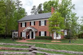 Billy graham hall is a perfect place to begin your online tour of campus, located at the south edge of campus on college avenue. The Graham Family Homeplace The Billy Graham Library