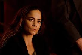 Alice braga, joshua john miller, veronica falcón and others. Reine Du Sud Date De Sortie De La Saison 5 L Observateur De Troyes