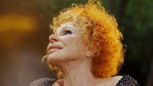 L'album vuole omaggiare il 50esimo anno di carriera della cantante ed è uscito il 29 gennaio. Ornella Vanoni Alla Suite 102 5 Prime Time Live Andro A Sanremo Mi Vanto Della Mia Eta