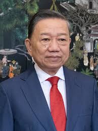Trước khi trận đấu diễn ra, bí thư thành ủy hà nội vương đình huệ cùng thứ trưởng bộ văn hóa, thể thao và du lịch lê khánh hải đã xuống tặng hoa cho hai đội bóng, chúc các cầu thủ sẽ thi đấu hết mình, cống hiến cho khán giả. To Lam Wikipedia Tiáº¿ng Viá»‡t