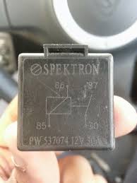 Ada juga yang tunggu sampai tolok suhu enjin bergerak ke tengah antara 'c' dan 'h'. Fungsi Relay Aircond