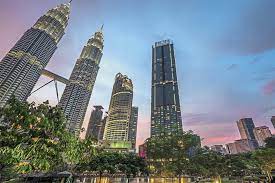Needless to say four season hotel kuala lumpur is truly a luxurious hotel, everything was top notch, i stayed there for the 3rd times and the staff never disappoint me despite the current situation. Enter Four Seasons Hotel Exit Grand Seasons The Star