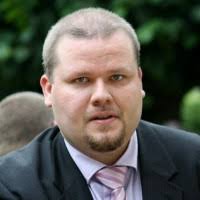 15200+ "Linder.." profiles