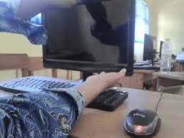 Setelah itu, sambungkan router dengan komputer dengan kabel lan. Cara Menghidupkan Dan Mematikan Komputer Dengan Mudah Untuk Pemula Haloedukasi Com