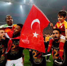 Yedlin scores first gala goal, sees red in defeat. Turkei Jubelt Mit Galatasaray Triumph Uber Erdogan Klub Basaksehir Welt
