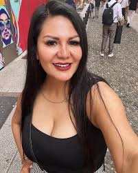 Que si me gusta Trabajar ? Claro que si !!🥰🥰 soy de las mujeres que no  espera el dinero del cielo o de favores 🥰🥰 Arriba todas esa mujeres que  luchan por