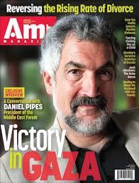 Egbert Lee's Instagram, Twitter & Facebook