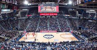 Uconn erkek basketbolu greer yönetiminde bölgesel bir güçtü ve 1950'den 1960'a kadar 10'u arka arkaya olmak üzere 12 yankee konferansı şampiyonluğu kazandı. Uconn Huskies Men S Basketball In Ct Tickets From Ticket Galaxy