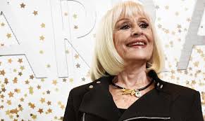 Forse la tv di oggi non meritava più raffaella. Sjiqeauonlsogm